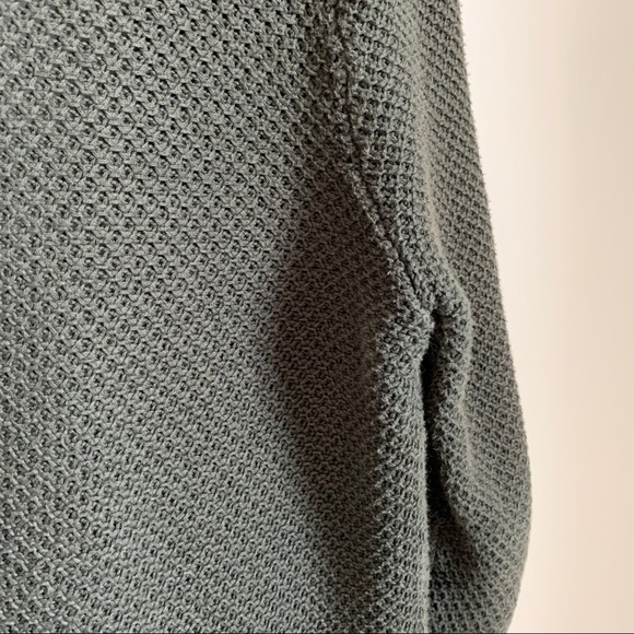 🖤2/$15 Gap Knit Sweater - Picture 4 of 4